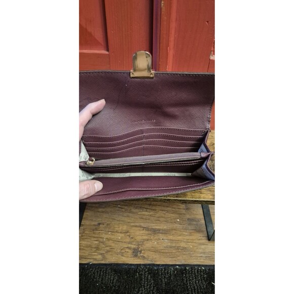 Michael Kors Bridgette Saffiano Leather Wallet Paisley Push Lock Plum Purple - Picture 3 of 4